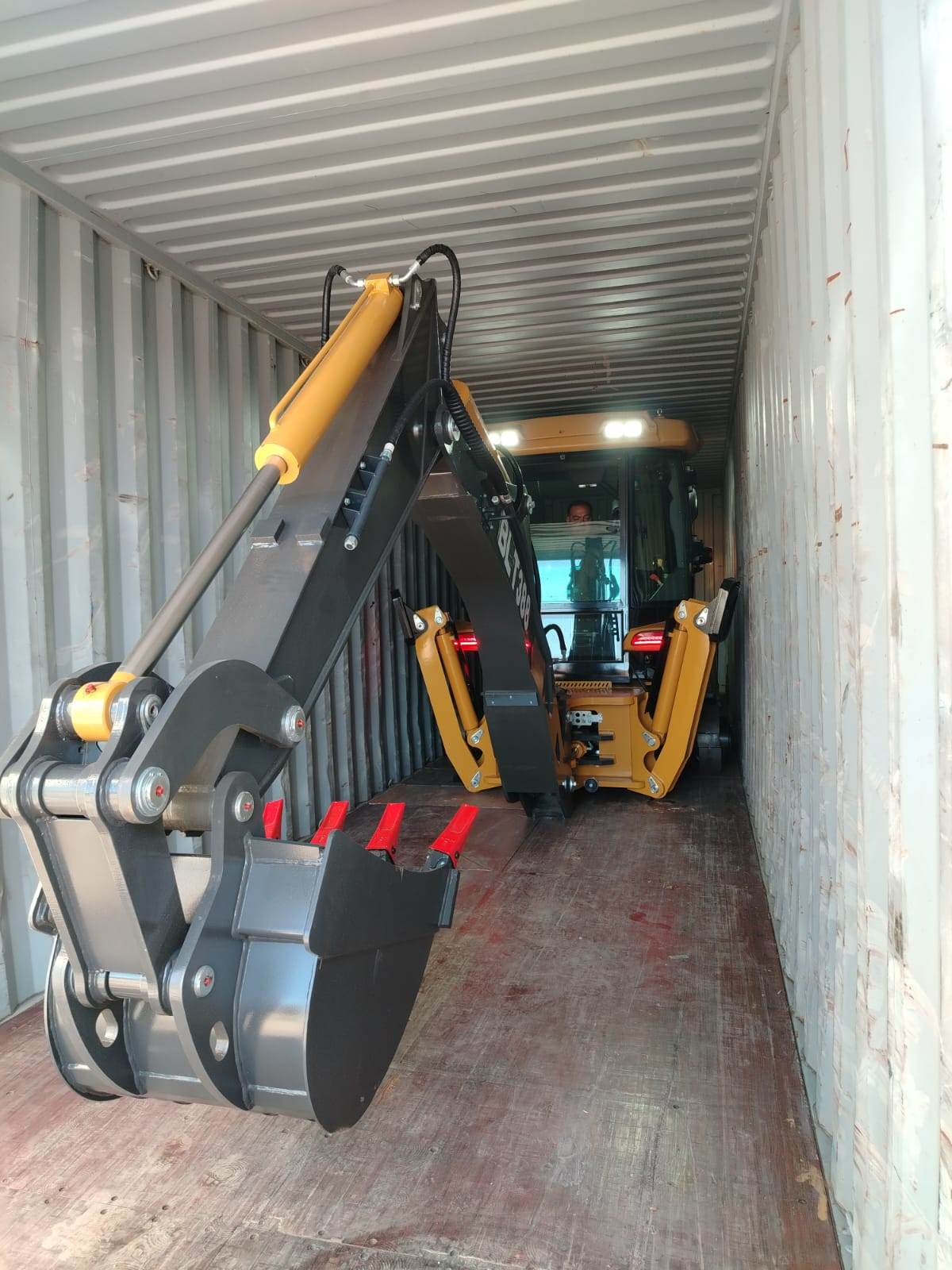Backhoe loader Chile site
